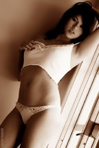 Shyla Jennings en un posado erótico artístico, foto 1